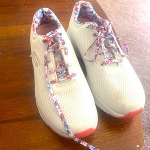 Skechers Women’s US 8.5 Arch Fit Magic Oasis Athletic Pink Floral Shoes